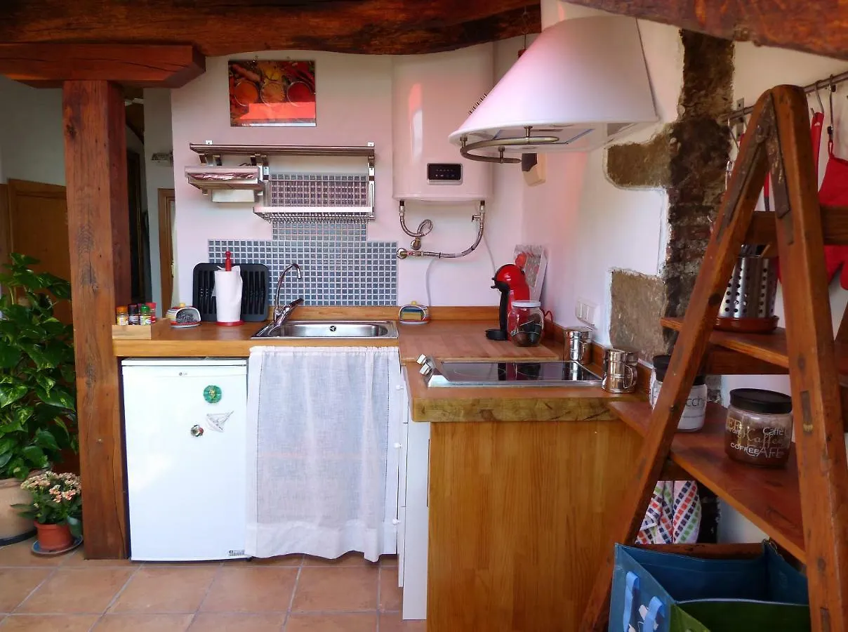 Handia - Basquenjoy Hondarribia 0*,